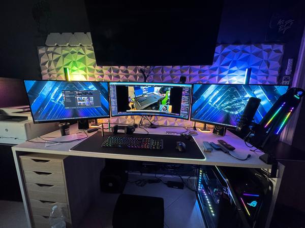 Postazione a tre monitor – MS-TECHNOLOGY
